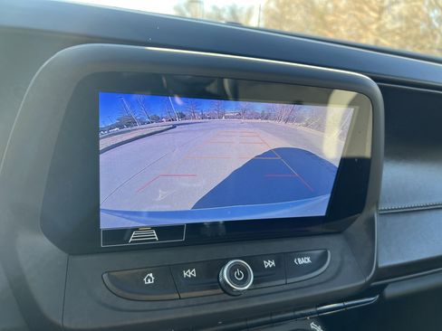 Used 2020 Chevrolet Camaro LT w/ Technology Package image 23