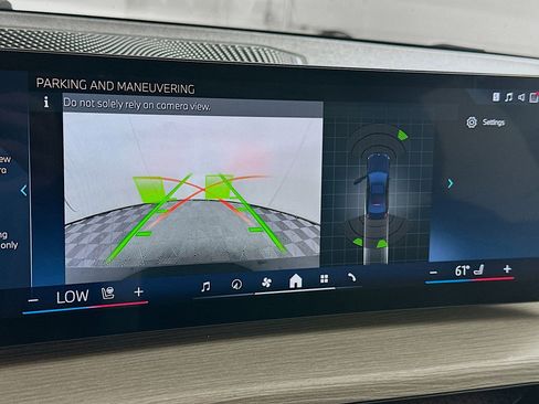 Used 2025 BMW 330i Sedan w/ Convenience Package image 23