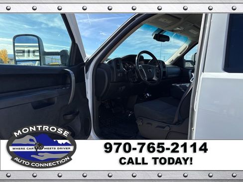 Used 2011 GMC Sierra 2500 SLE w/ SLE Preferred Package image 14