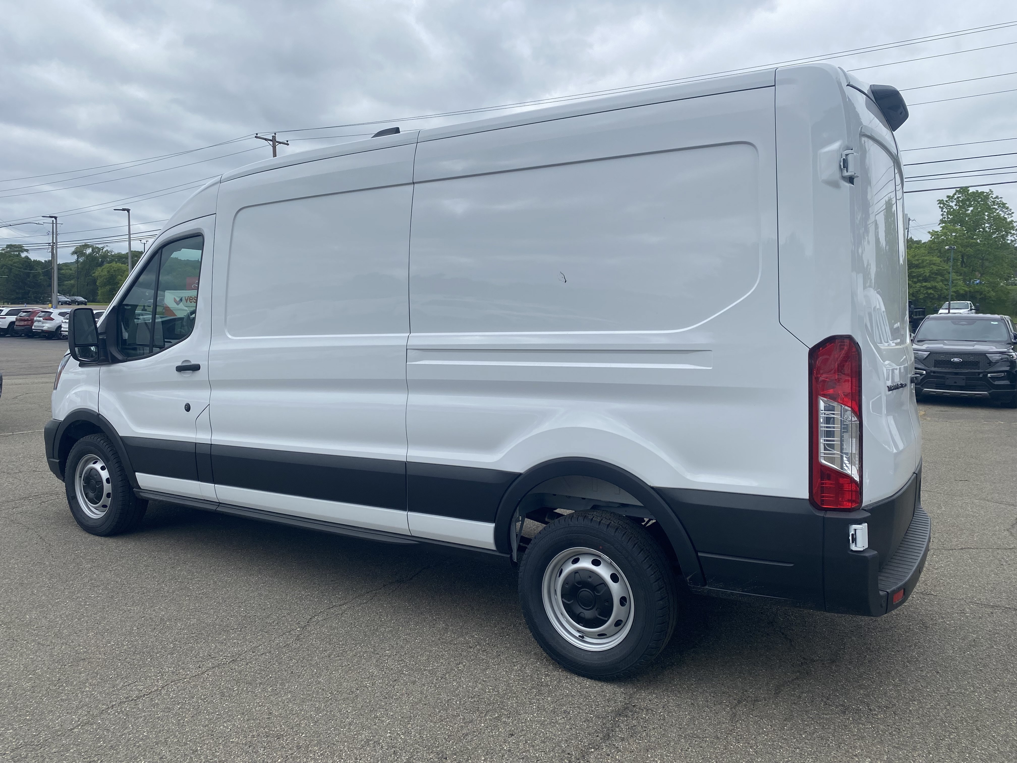 New 2026 Ford Transit 250 148 Medium Roof RWD image 4