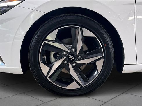 Certified 2021 Hyundai Elantra Limited w/ Cargo Package image 11