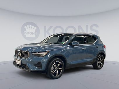 Used 2024 Volvo XC40 B5 Core w/ Climate Package