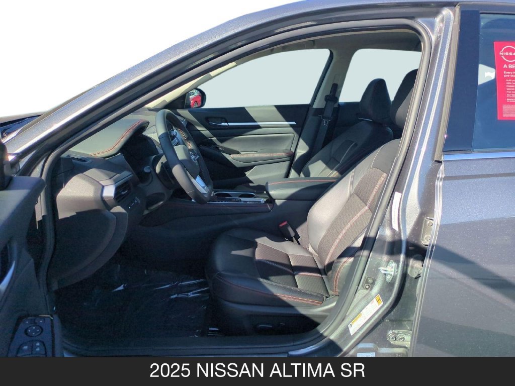 Used 2025 Nissan Altima 2.5 SR AWD/4WD image 14