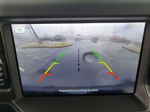 Used 2025 Ford Bronco Badlands image 25