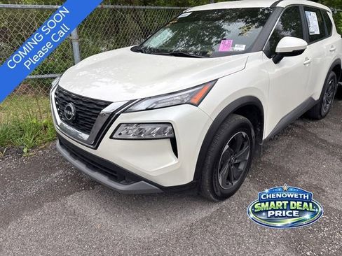 Used 2023 Nissan Rogue SV AWD/4WD image 4