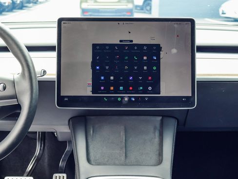 Used 2022 Tesla Model Y Performance image 11