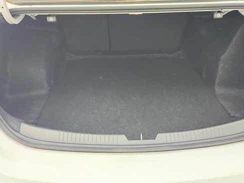 Certified 2019 Chevrolet Malibu LS image 31