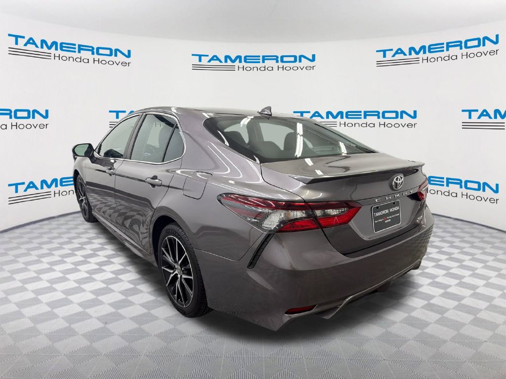 Used 2024 Toyota Camry SE FWD image 3