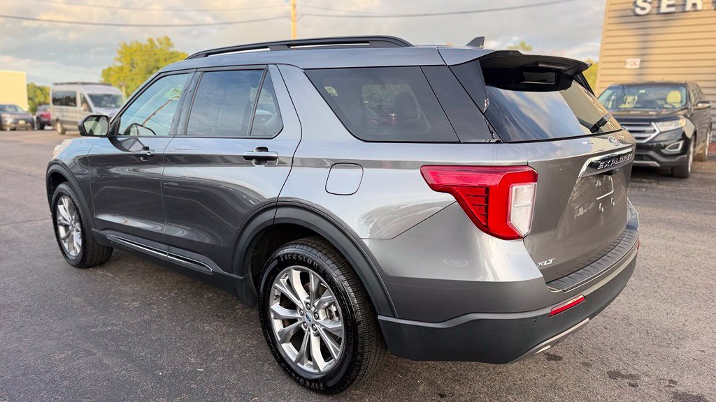 Used 2023 Ford Explorer XLT w/ Equipment Group 202A AWD/4WD image 5