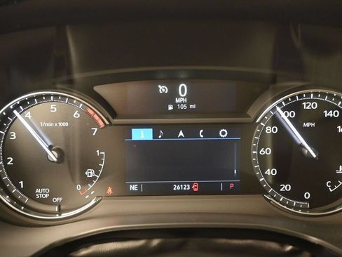 Used 2025 Cadillac XT6 Luxury FWD image 13