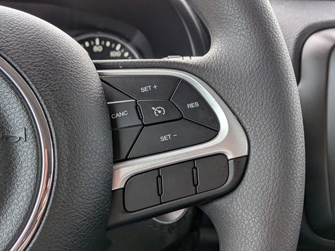 Used 2021 Jeep Renegade Sport image 19