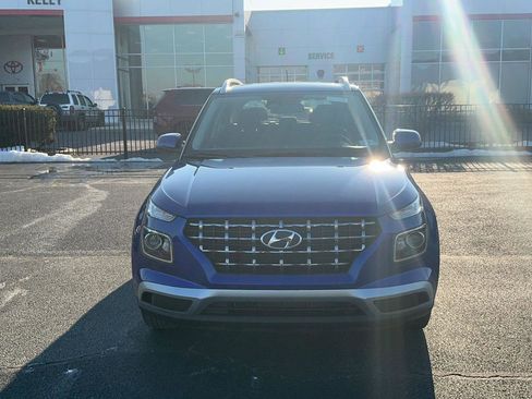 Certified 2023 Hyundai Venue SEL image 2
