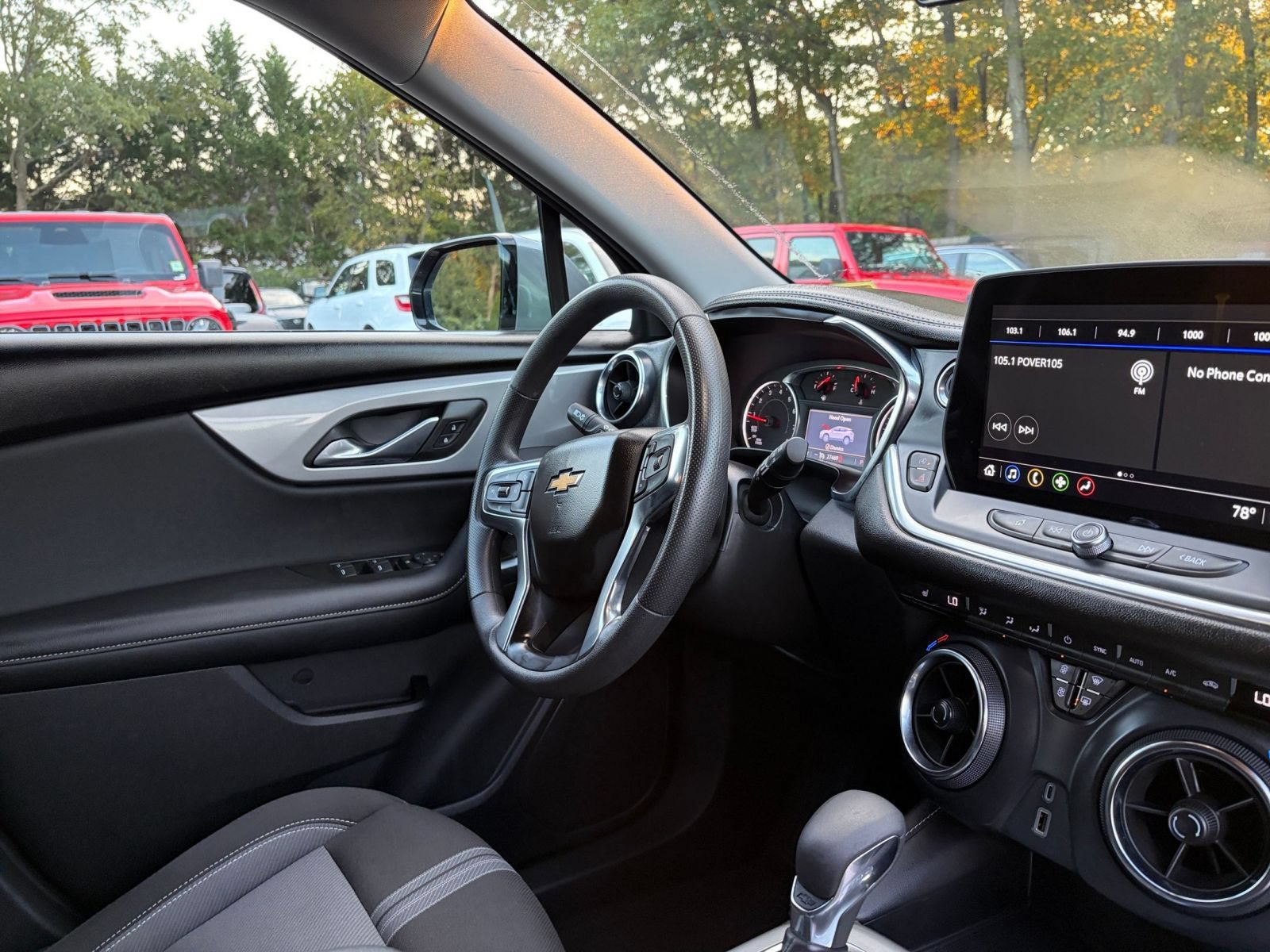 Used 2025 Chevrolet Blazer LT FWD image 34
