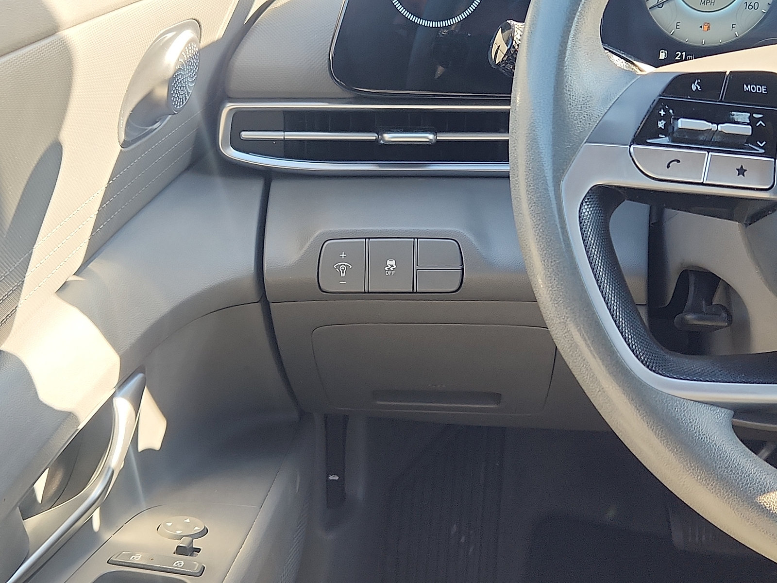 Certified 2024 Hyundai Elantra SEL FWD image 12