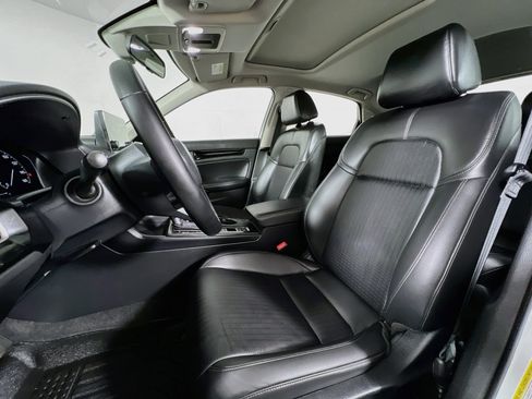 Used 2024 Honda Civic EX-L image 11