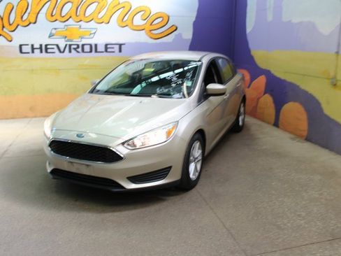 Used 2018 Ford Focus SE image 4