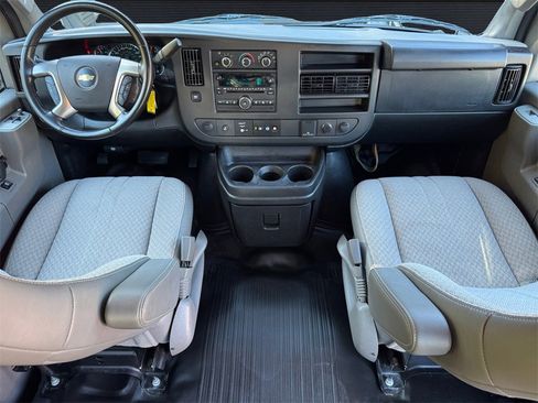 Used 2017 Chevrolet Express 2500 image 16