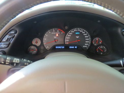 Used 2004 Chevrolet Corvette Convertible w/ Preferred Equipment Group RWD image 19