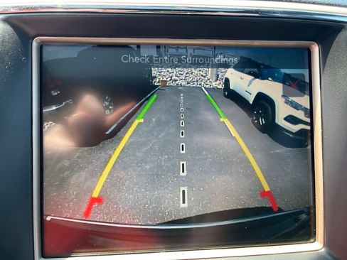 Used 2017 Jeep Grand Cherokee Limited AWD/4WD image 22