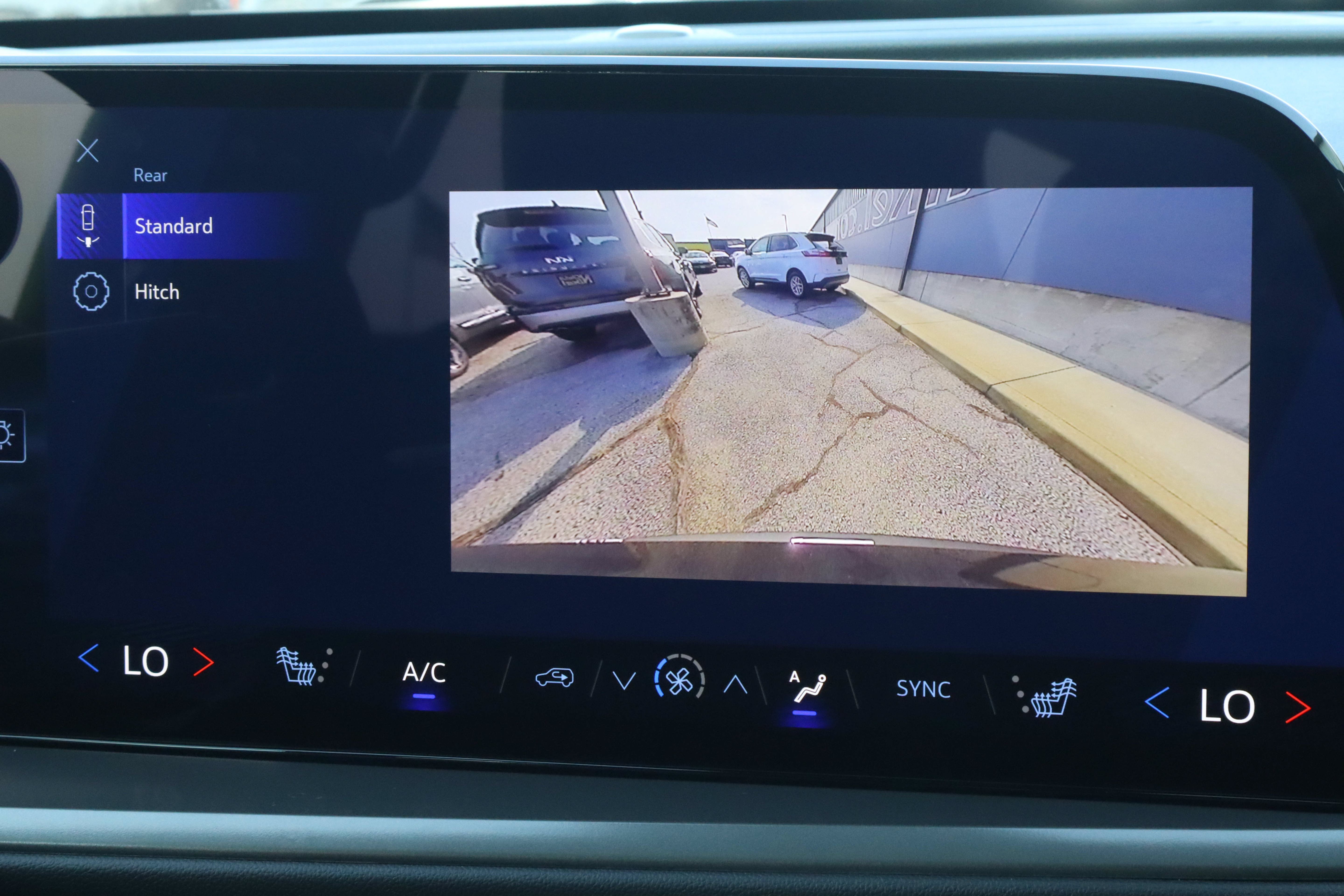 Used 2026 Chevrolet Traverse LT AWD/4WD image 12