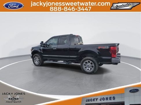 Certified 2022 Ford F350 Lariat w/ Chrome Package image 6