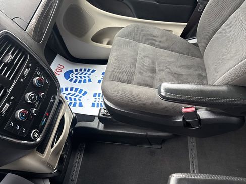 Used 2019 Dodge Grand Caravan SE w/ Power Convenience Group I image 34