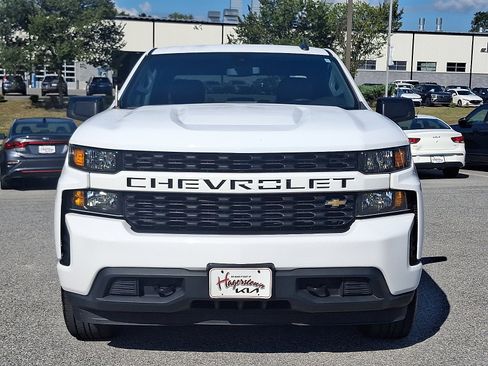 Used 2022 Chevrolet Silverado 1500 Custom w/ Safety Confidence Package image 2
