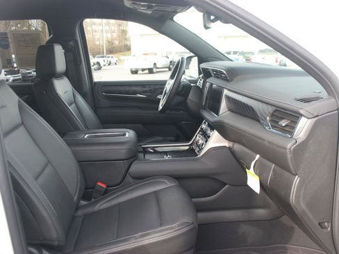 Used 2024 GMC Yukon XL Denali w/ Max Trailering Package image 39