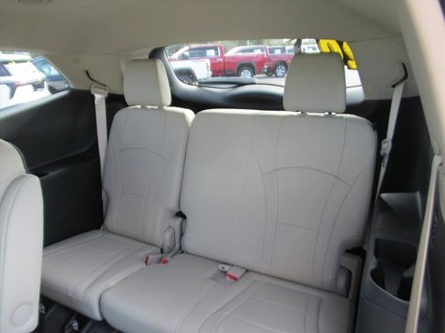 Used 2020 Buick Enclave Premium w/ Surround and Sites Package image 31