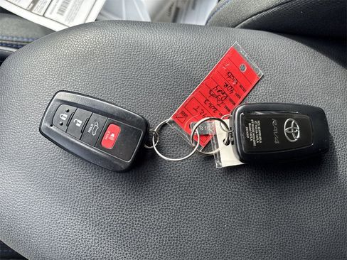 Used 2023 Toyota RAV4 SE image 36