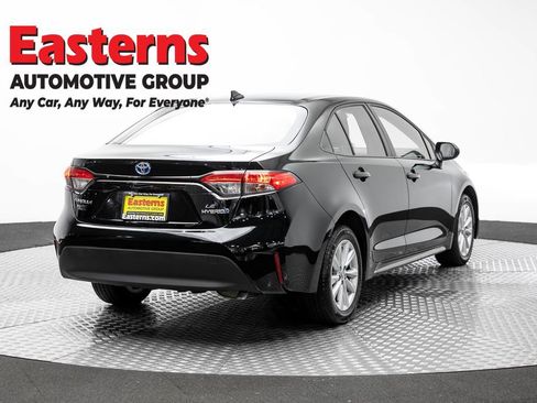Used 2024 Toyota Corolla LE w/ LE Convenience Package FWD image 5