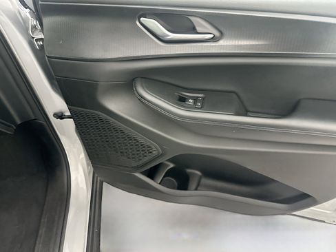 Used 2024 Jeep Grand Cherokee L Laredo image 33