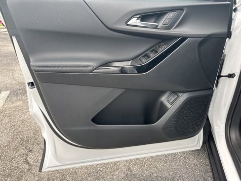 New 2026 Chevrolet Equinox LT w/ Convenience Package II image 11