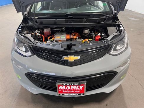 Used 2020 Chevrolet Bolt Premier w/ Infotainment Package image 9