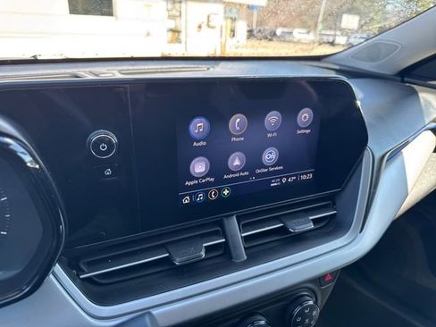 Used 2024 Chevrolet Trax LS w/ LS Convenience Package FWD image 10