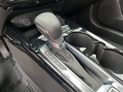 Used 2025 Chevrolet Trax LT image 41