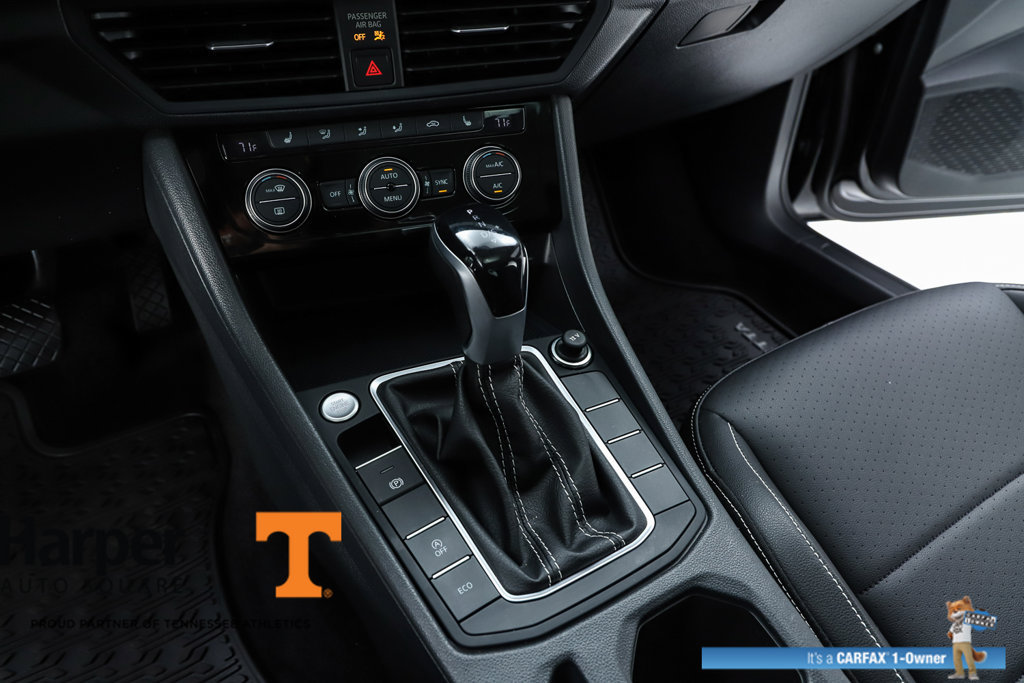 Used 2024 Volkswagen Jetta SE w/ Panoramic Sunroof Package FWD image 24