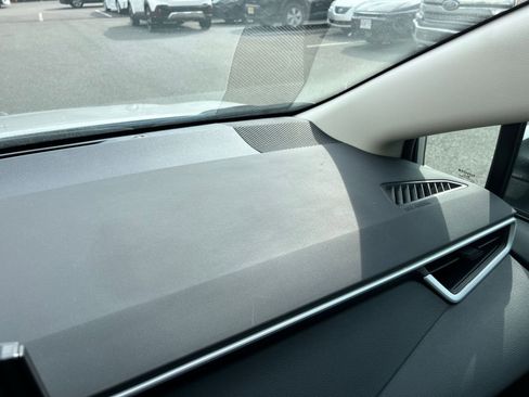 Used 2025 Toyota Corolla LE image 34