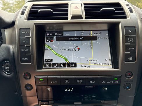 Used 2015 Lexus GX 460 w/ Premium Package image 18