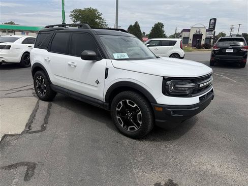 Used 2023 Ford Bronco Sport Outer Banks w/ Tech Package AWD/4WD image 2
