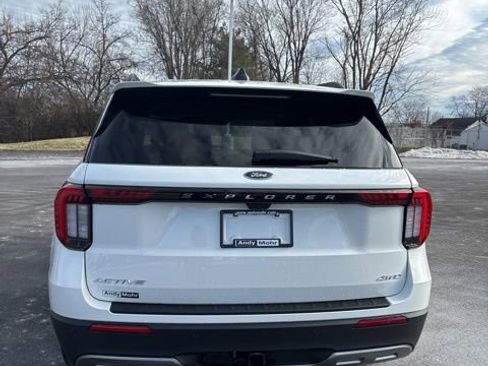 New 2026 Ford Explorer Active w/ Active Comfort Package image 8