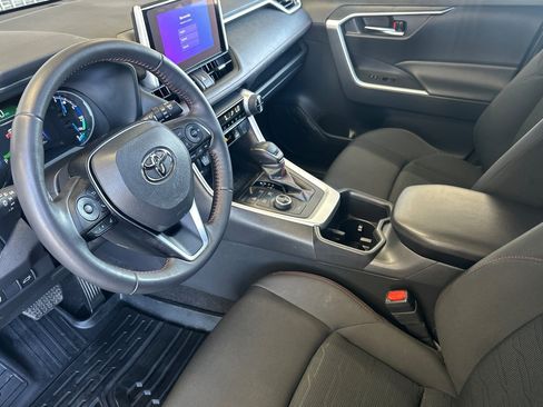 Used 2024 Toyota RAV4 SE w/ Weather & Moonroof Package AWD/4WD image 9