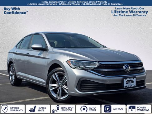 Used 2024 Volkswagen Jetta SE image 1