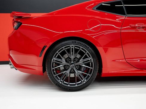 Used 2018 Chevrolet Camaro SS RWD image 55