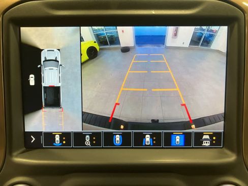 Used 2022 Chevrolet Silverado 2500 High Country image 24