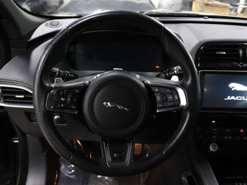 Used 2017 Jaguar F-PACE S image 27