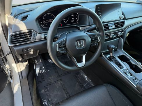 Used 2018 Honda Accord LX image 13