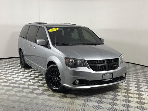 Used 2020 Dodge Grand Caravan SE FWD image 2
