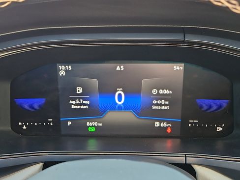 Certified 2022 Volkswagen Taos SE w/ Panoramic Sunroof Package image 18