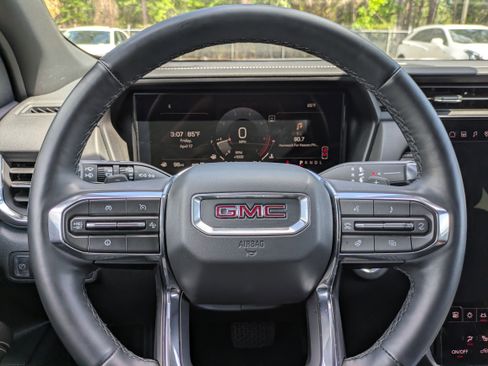 Used 2025 GMC Terrain Elevation image 19